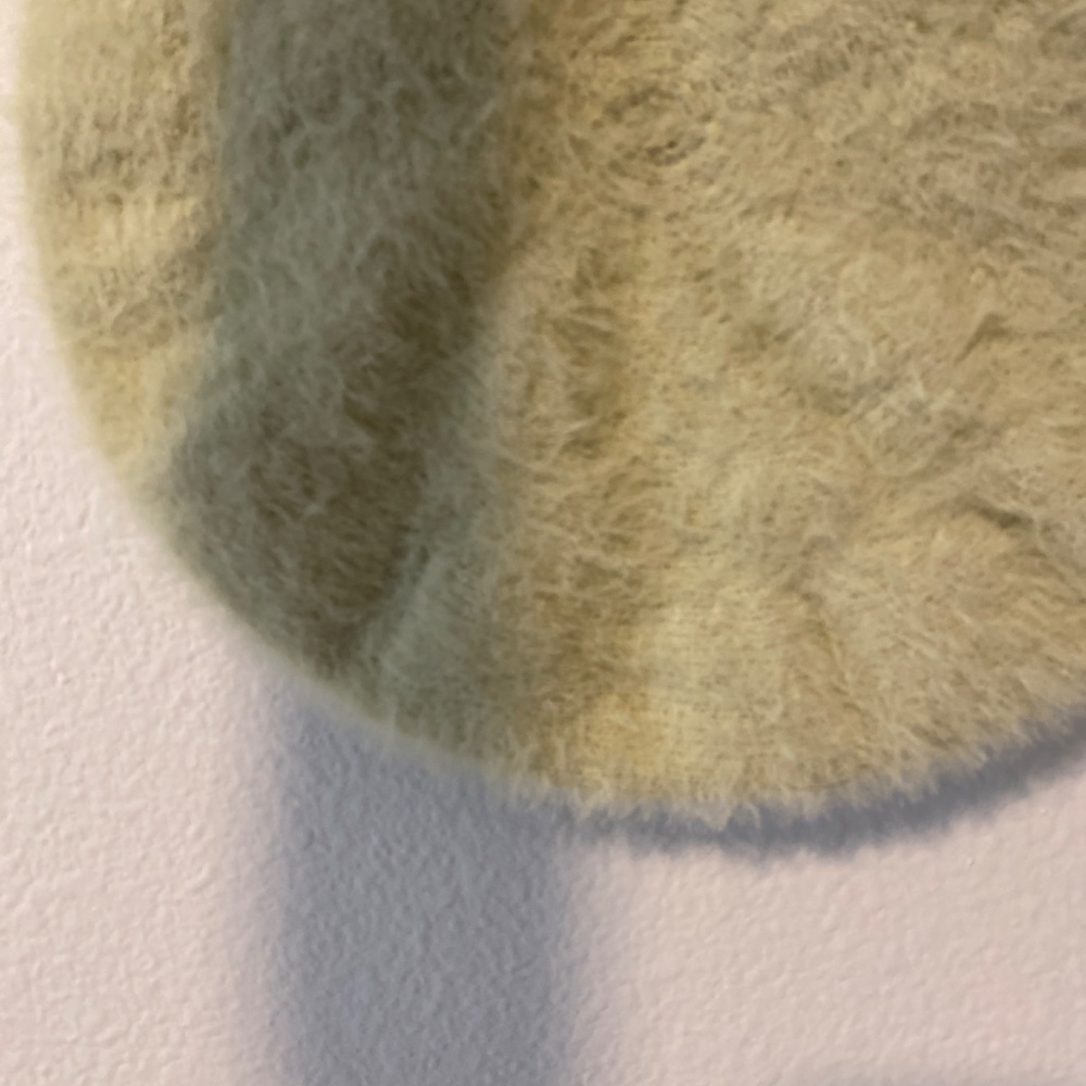 fuzzy light spring green beret - Picture 5 of 5